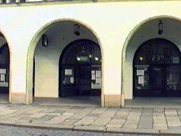 Horn nmst, Informan centrum v podloub